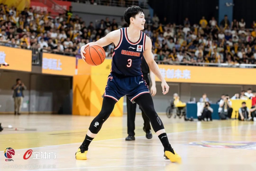 转会期体能课后;雷恩手感冰凉备战CBA季后赛;态度坚定;轮换策略被讨论(稻妻雷暴天气怎么解除攻略) 转会期体能课后;雷恩手感冰凉备战CBA季后赛;态度坚定;轮换策略被讨论(稻妻雷暴天气怎么解除攻略)