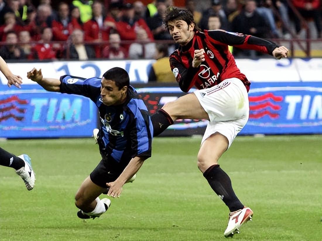 清晨体能课后；AC米兰临场应变备战欧冠；悬念犹存；纪律约束更严格的简单介绍