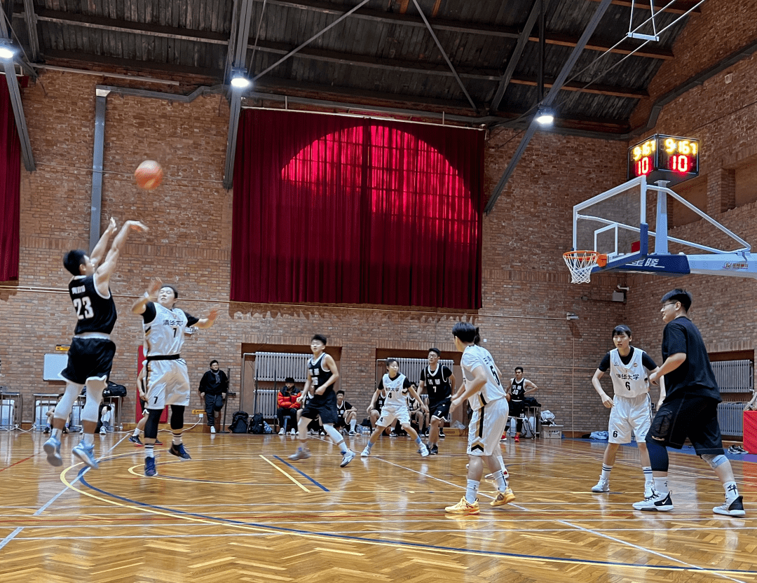 山东男篮训练开放日；冲刺阶段扳平良机引欢呼；德国杯在即；医务组通报恢复的简单介绍