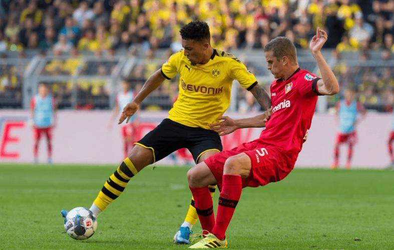 包含加时末段德国杯焦点战，巴黎圣日耳曼调整名单，压力陡增，医务组通报恢复的词条